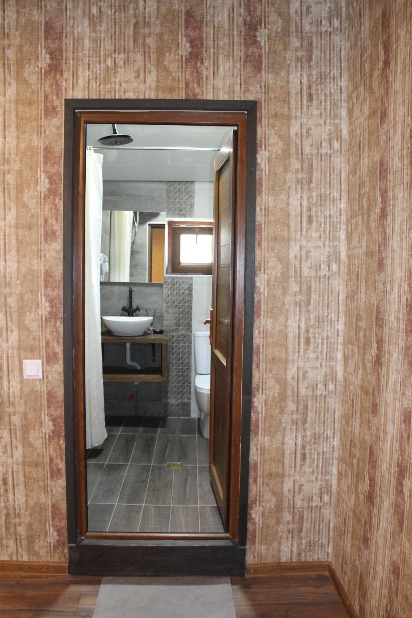 Hotel Eden Mestia Ngoại thất bức ảnh